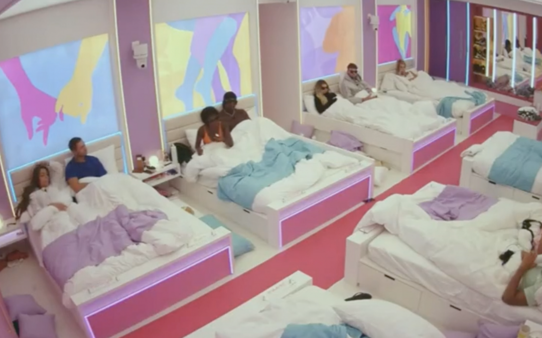 LOVE ISLAND features WHO’S MOLLY? “ABOUT LAST NIGHT”  6 FEB 2023